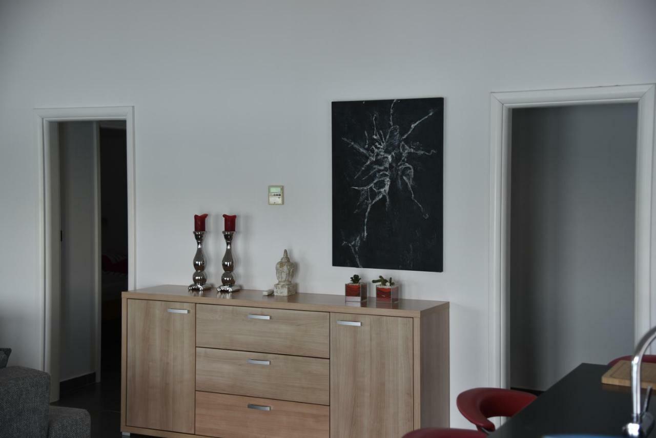 Villa Pina Appartment Chantos Tisno Esterno foto