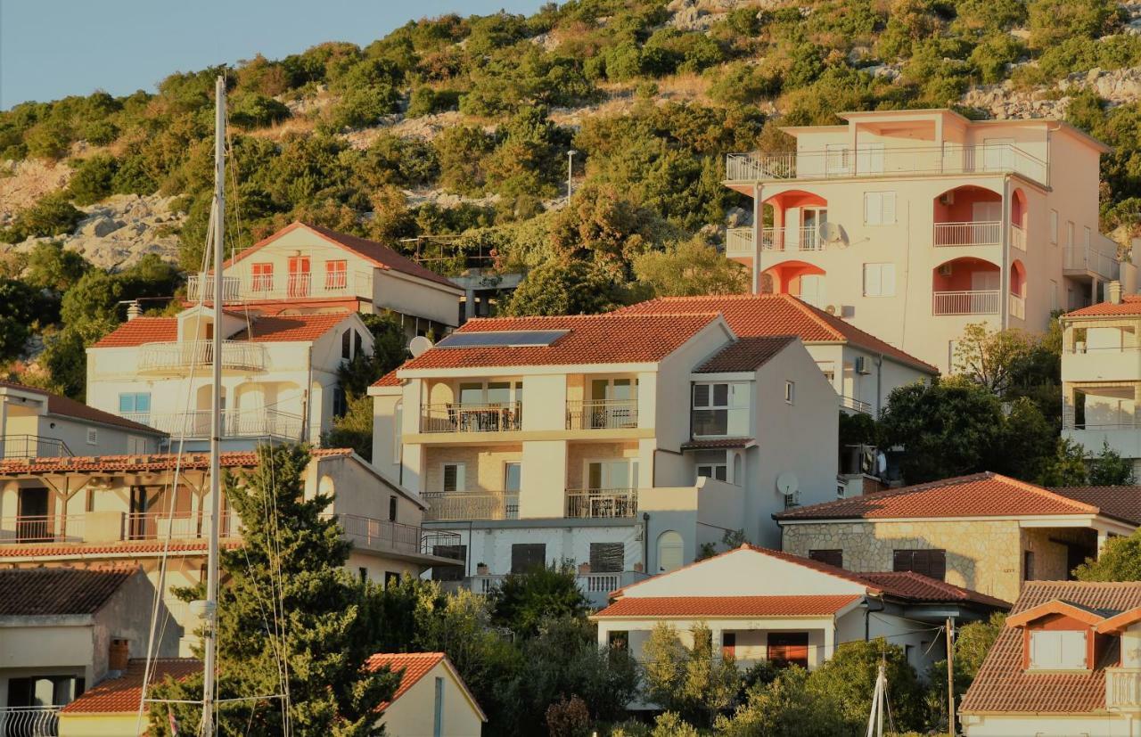 Villa Pina Appartment Chantos Tisno Esterno foto