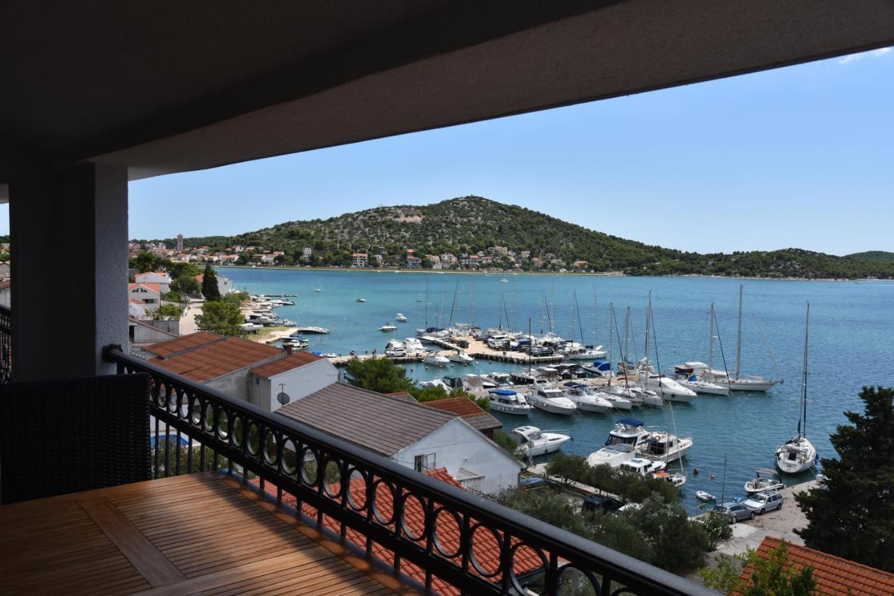 Villa Pina Appartment Chantos Tisno Esterno foto